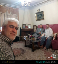 از چپ:
عباس رنجی - جانباز شهید عدنان اوغر - جانباز مصطفی بابایی